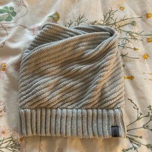 North Face beanie/scarf rap